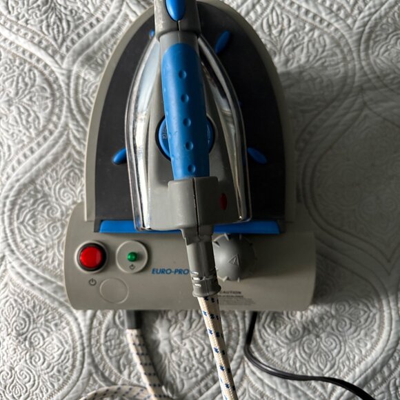 Euro-Pro Steamer and Iron - Picture 6 of 6